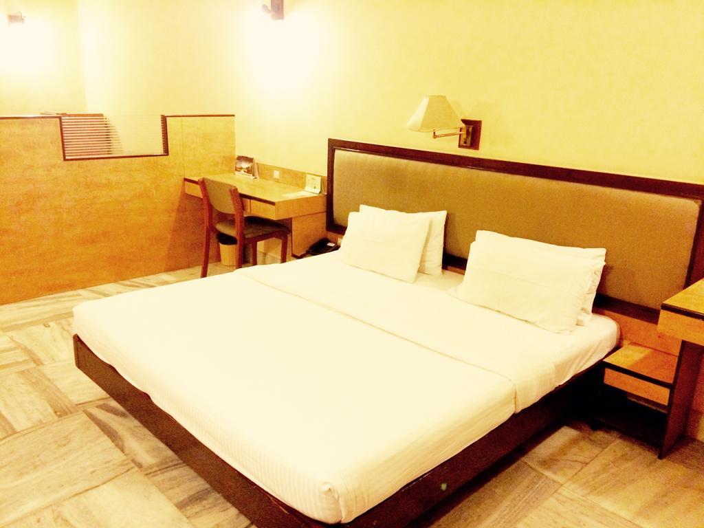 Harsha Hotell Hyderabad Exteriör bild