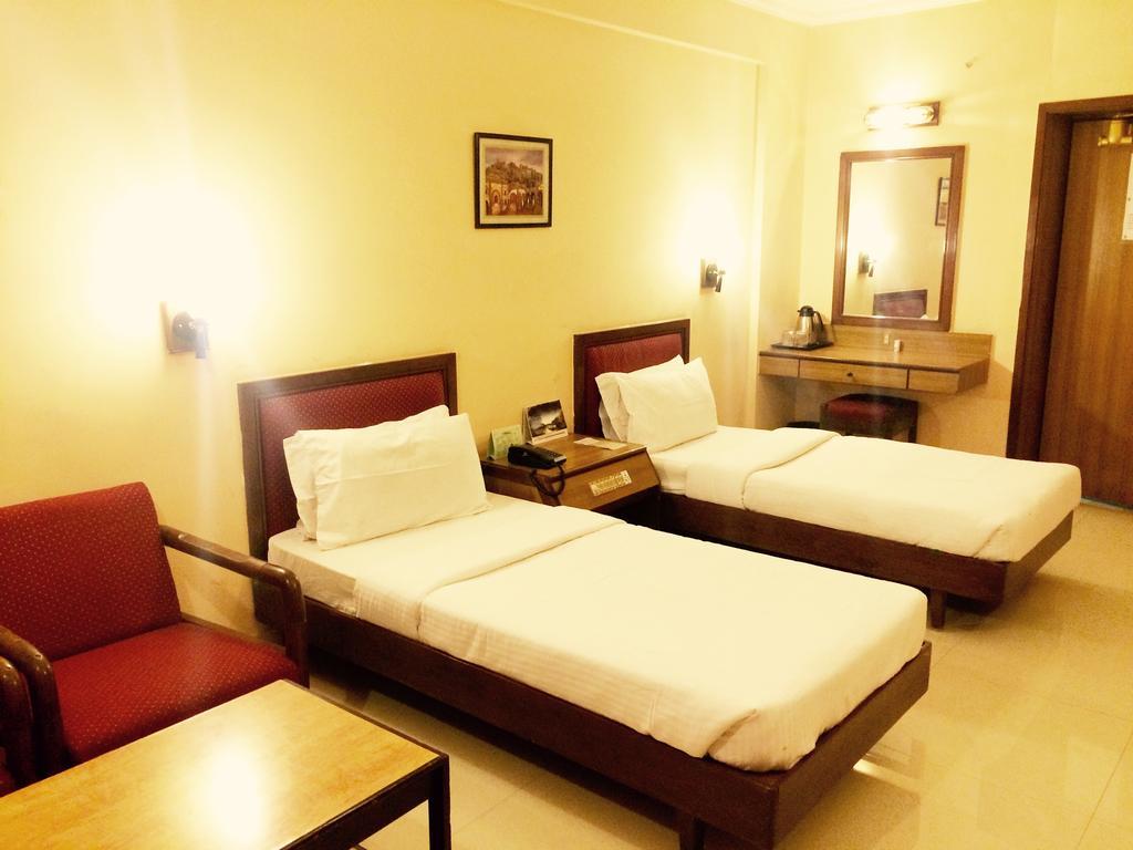 Harsha Hotell Hyderabad Exteriör bild