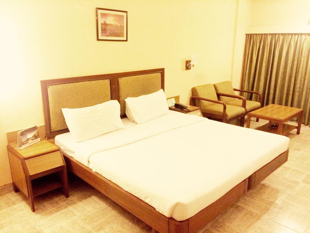 Harsha Hotell Hyderabad Exteriör bild